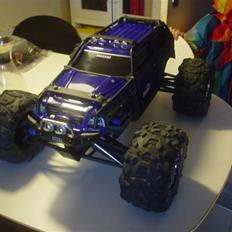Off-Roader Traxxas Summit "BAD ASS"