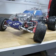 Buggy Traxxas Hustler BYTTET