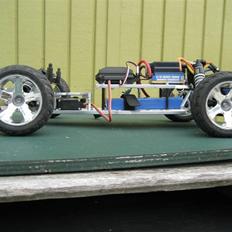 Buggy Traxxas Hustler BYTTET