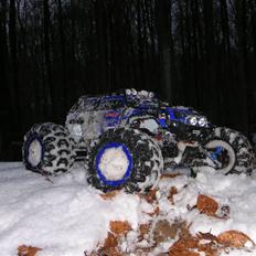 Off-Roader Traxxas Summit Solgt