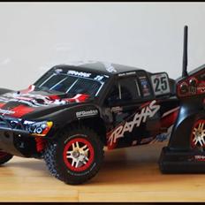 Off-Roader         Traxxas Slash 4x4