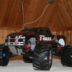 Off-Roader traxxas e-maxx