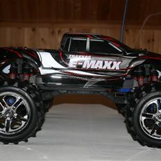 Off-Roader traxxas e-maxx