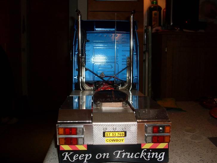 Lastbiler Volvo FH12 420 - Og sådan ser bagenden så ud  billede 4