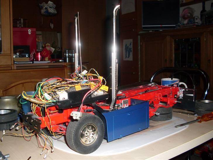 Lastbiler Volvo FH12 420 - Så blev den lige frisket lidt op, den har fået en lidt lysere blå :-) billede 12