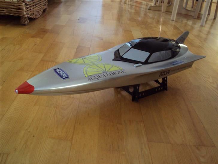 Båd v24 powerboat racing billede 1
