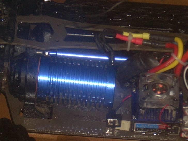 Off-Roader Stealth x09 brushless RTR - min Brushless motor billede 8