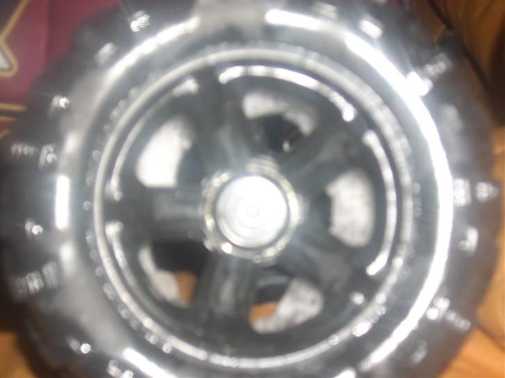 Off-Roader Stealth x09 brushless RTR - et af hjulene! billede 11