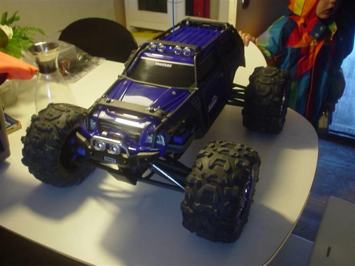 Off-Roader Traxxas Summit "BAD ASS" - Knægten klar til og tage den med i haven ;-) billede 2