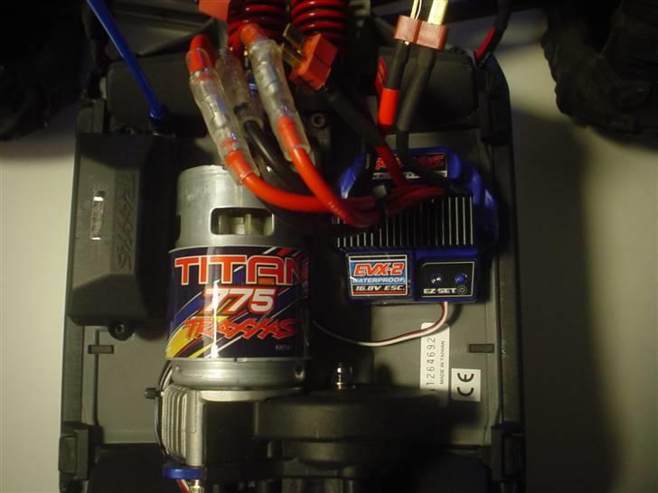 Off-Roader Traxxas Summit "BAD ASS" - Pænt stor motor der.... billede 6