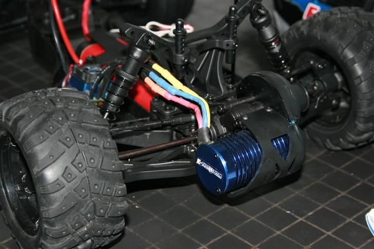 Off-Roader HPI E Firestorm Brushless - Sådan en fed farve på denne motor! billede 11