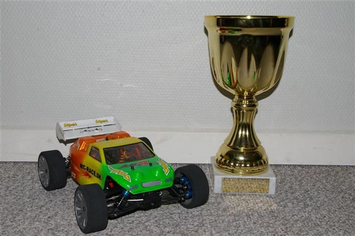 Off-Roader LRP - Anderson truggy - Vinner af  "SOS Open 2009" - 1:18 el offroad løb i Bjæverskov. billede 9