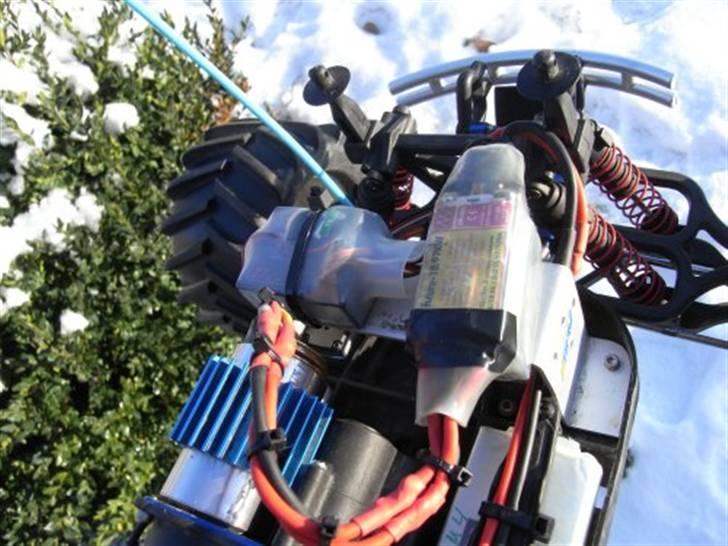 Truck E-maxx billede 5