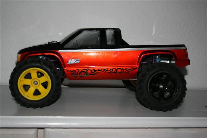 Off-Roader Surge truggy XT - Her med en high roller karrosse fra team losi billede 5