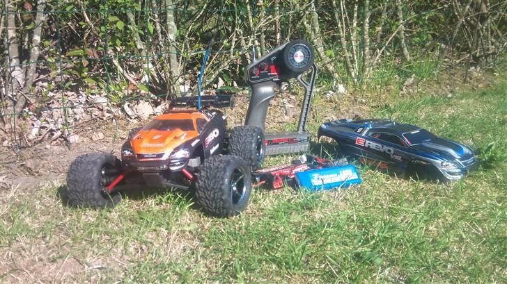 Off-Roader e-revo vxl SOLGT - hey kan man se de ting jeg har til. (de nye hjul mangler.)  billede 1