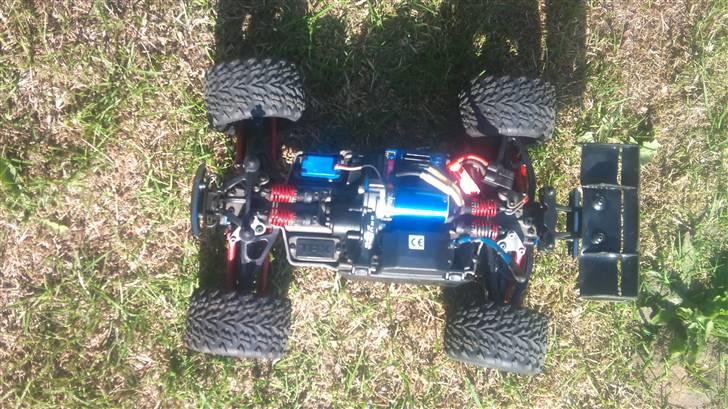 Off-Roader e-revo vxl SOLGT - her ses det lille monster oppe fra. billede 3