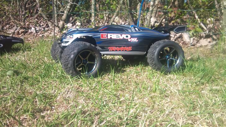 Off-Roader e-revo vxl SOLGT - så lille og ond :D billede 7