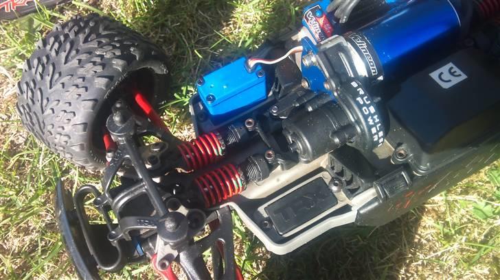 Off-Roader e-revo vxl SOLGT - her ses det lille monster oppe fra.  billede 9