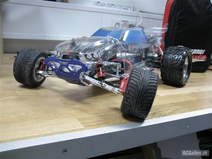 Buggy Traxxas Hustler BYTTET - sweet ride-der er flere opgraderinger på vej billede 1