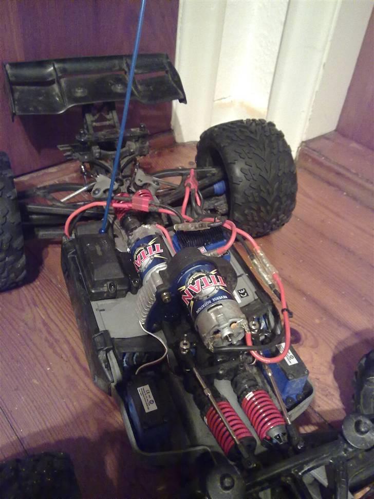 Off-Roader Traxxas e revo (byttede) billede 2