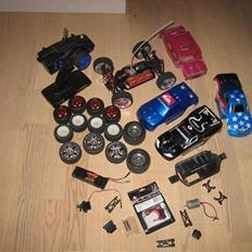 Off-Roader Associated RC18MT Alu