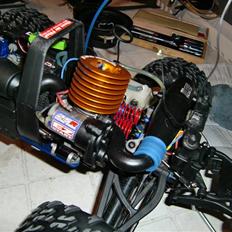 Off-Roader Traxxas Revo 2,5R