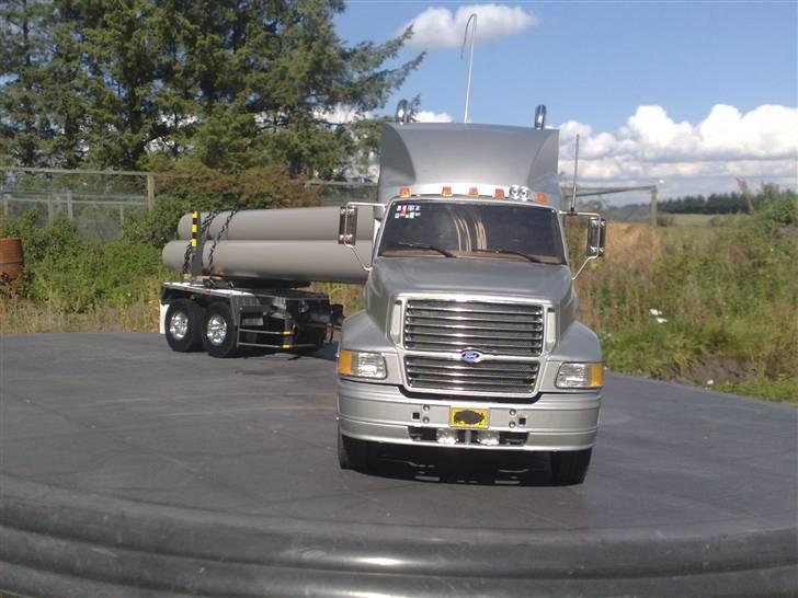 Lastbiler Ford Aeromax (solgt) - Med Tamiya Pole-trailer, den er nu solg til fordel for en F-350... billede 3