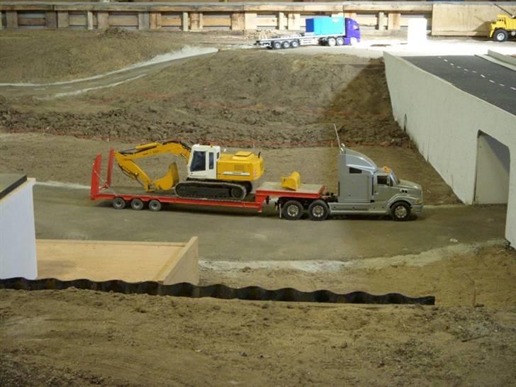 Lastbiler Ford Aeromax (solgt) - Jobber i Jysk-rc-truck med en lånt maskintrailer... billede 4