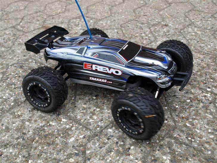 Off-Roader Traxxas 1/16 E-Revo VXL - ½ E-Revo / ½ Slash: Af banen for fanen - denne bastard kører helt fantastisk. billede 15
