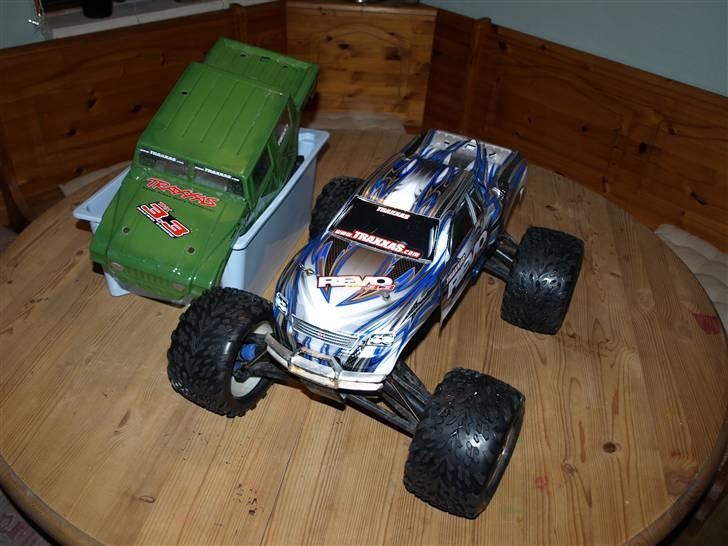 Bil Traxxas Revo 3,3 (5308) solgt - Lige da jeg kom hjem med den... billede 2