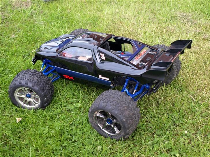 Bil Traxxas Revo 3,3 (5308) solgt - 14/5-10... Nu med det RIGTIGE Revo look...Som en Revo SKAL se ud ;-) billede 3