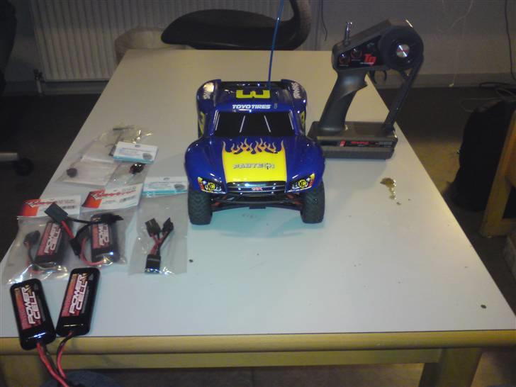 Buggy Traxxas slash 1:16 Sælges billede 1