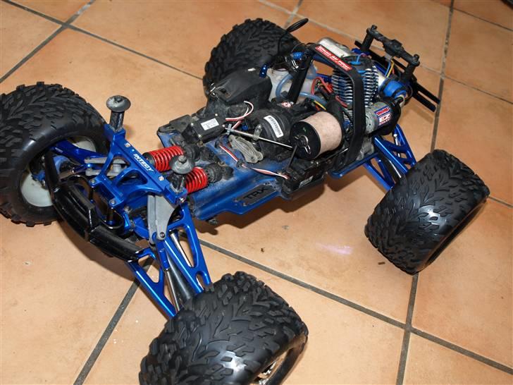 Bil Traxxas Revo 3,3 (5308) solgt - Nu med div. alu upgrades.... flere kommer efter turen til USA... billede 12