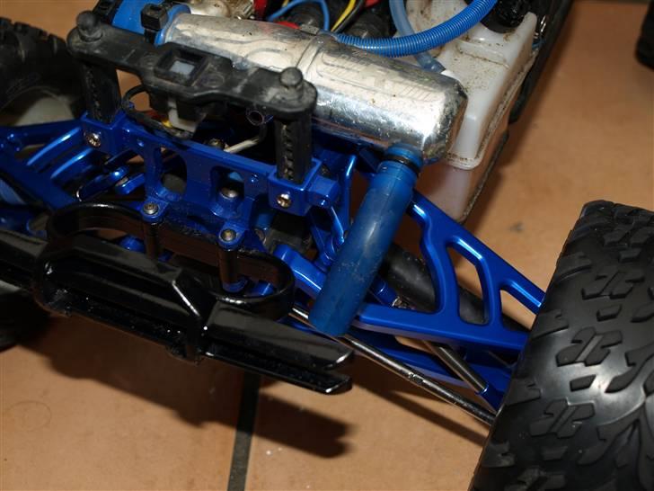 Bil Traxxas Revo 3,3 (5308) solgt - Nu med div. alu upgrades.... flere kommer efter turen til USA... billede 14