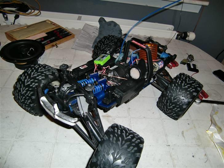 Off-Roader Traxxas Revo 2,5R billede 1