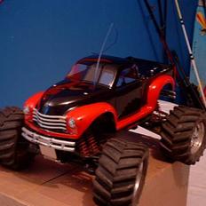 Truck E-maxx Brushless