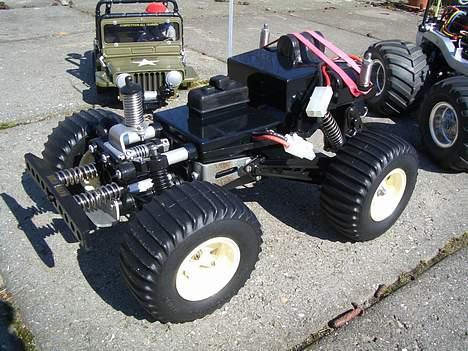 Off-Roader Tamiya Wild Willy - Den første Willy har alt radiogrejet skjult for skidt og snavs i denne fikse kasse. billede 9