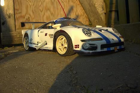 Bil Porsche 911 GT1 4WD 1:10 - Skråt forfra billede 1