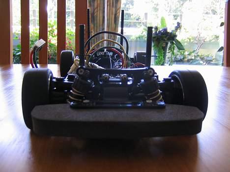 Bil Tamiya  Nissan calsonic - min bil forfra ehhe uden body på ehhe billede 13