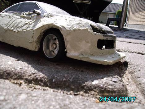 Bil Nissan Silvia - Der mangler stadig rigtig meget slibe og spartelarbejde ! billede 3