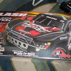 Off-Roader Traxxas Slash 4X4