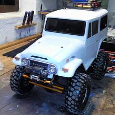 Off-Roader Axial ax10/tcs