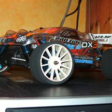 Bil Lrp shark 18 factory team