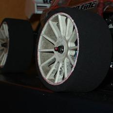 Bil Lrp shark 18 factory team