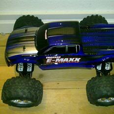 Bil E-Maxx Brushless Solgt 