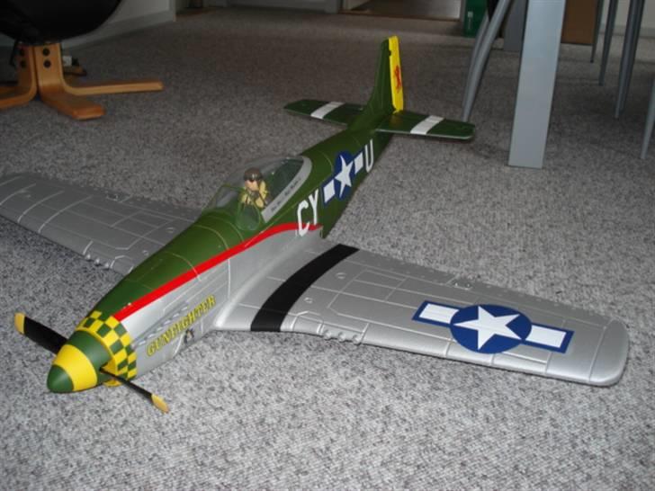 Fly MUSTANG  P 51 D  (solgt) billede 1