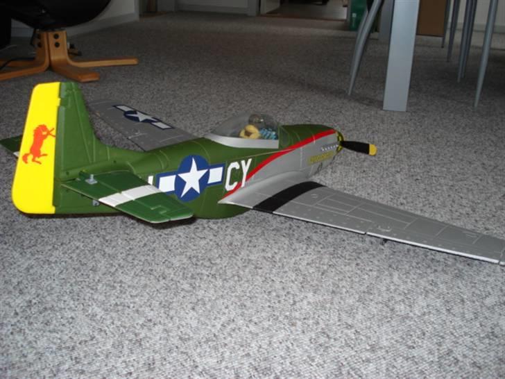 Fly MUSTANG  P 51 D  (solgt) billede 4