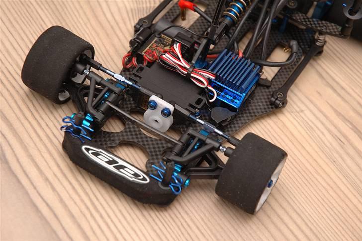 Bil Team Associated 12R5  billede 5