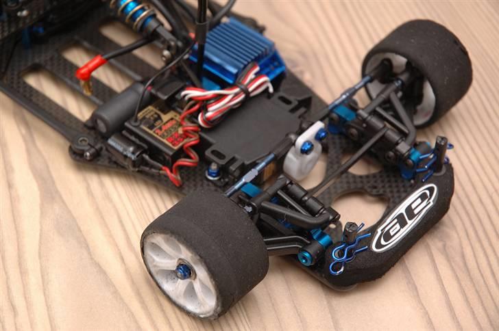 Bil Team Associated 12R5  billede 8