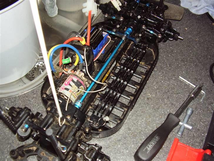 Bil Tamiya TT-01D SOLGT - efter køre tur :-) med rally kit, skulle lige teste den på grus.. billede 5